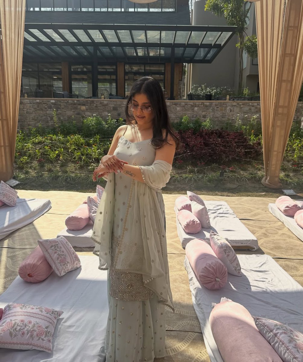 Kritika5584's tweet photo. Like like like https://t.co/vP5Fj3YJYv