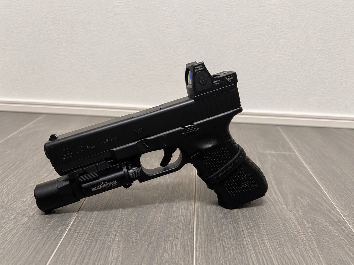 httpsmob108's tweet photo. Trijicon RMRを購入!
早速Glock 17 Gen4に装着✨
狙いやすくなって見た目も最高。
あとは実戦投入するだけ!
次のサバゲーが待ち遠しい😎🔫
#サバゲー #東京マルイ #Glock17 #Trijicon #RMR https://t.co/e2UlQHTwHf