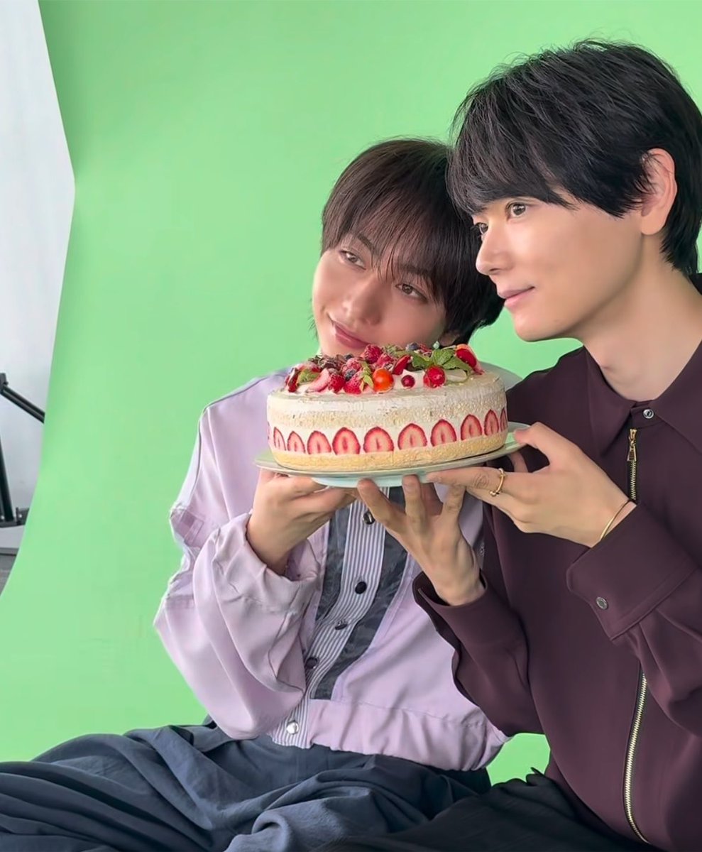 rtng_n2's tweet photo. プリンセスはケーキとの親和性高めꕀ☆ https://t.co/1CCsYPHQ7B