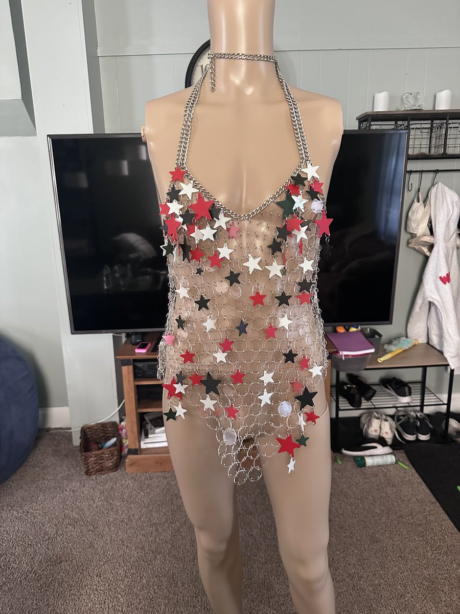 logolucy's tweet photo. 3 days to finish the outfit that took YEARS off my life. Excited for D1!! 

#BTS_WORLDTOUR_EASTRUTHERFORD https://t.co/sufhe5v7sT