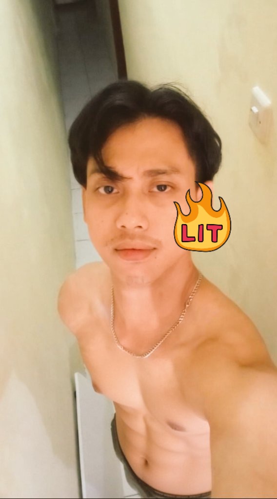 Kent_Chii2's tweet photo. Pap abis beres2 kamar https://t.co/CAMBczlRTG
