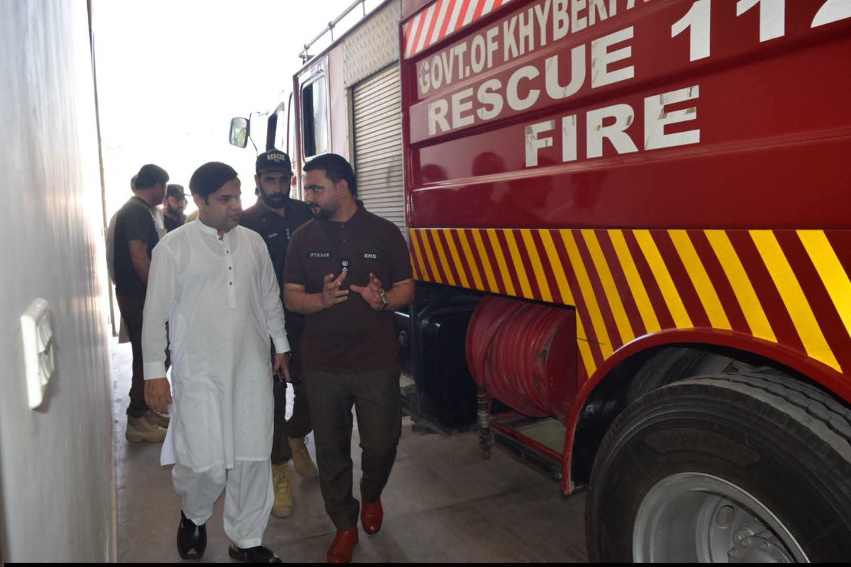 DEOPESHAWER's tweet photo. Regional Director Imran Khan Yousafzai &amp; DEO Iftikhar Khan inspected Rescue 1122 Peshawar stations, putting all teams on high alert for flood emergencies. https://t.co/Zm2gNmsjjO
