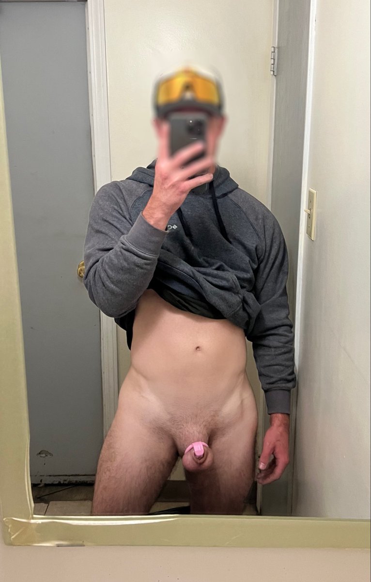 LockedBoyCA's tweet photo. Locked up blue collar jock https://t.co/CYQA6F2Zo4