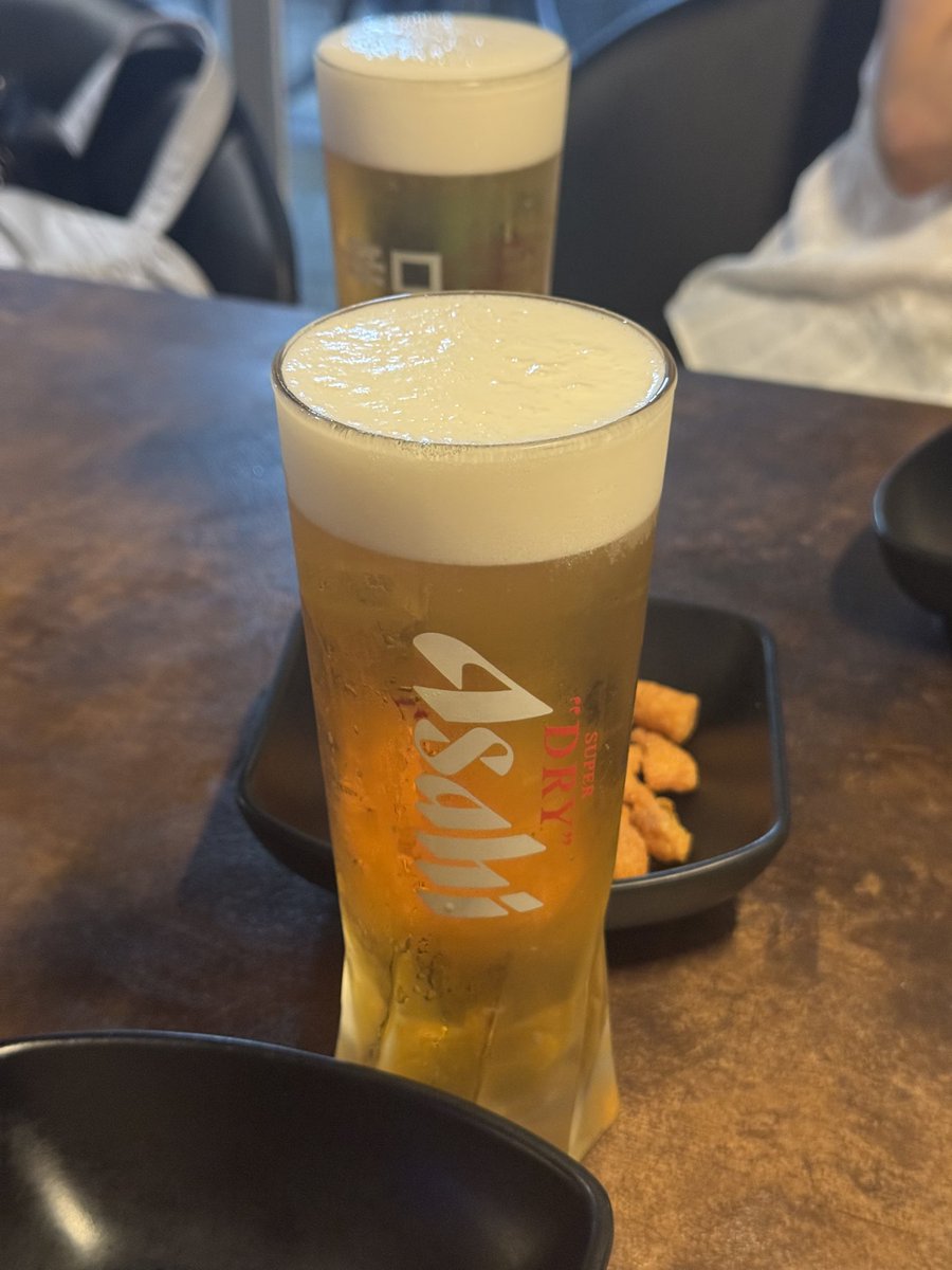 bb0ssi's tweet photo. 토요일 일요일 새벽 두시까지 술마셔가며 빌리얘기해줫던 내 모님 ••• https://t.co/mI7yxu3UGI