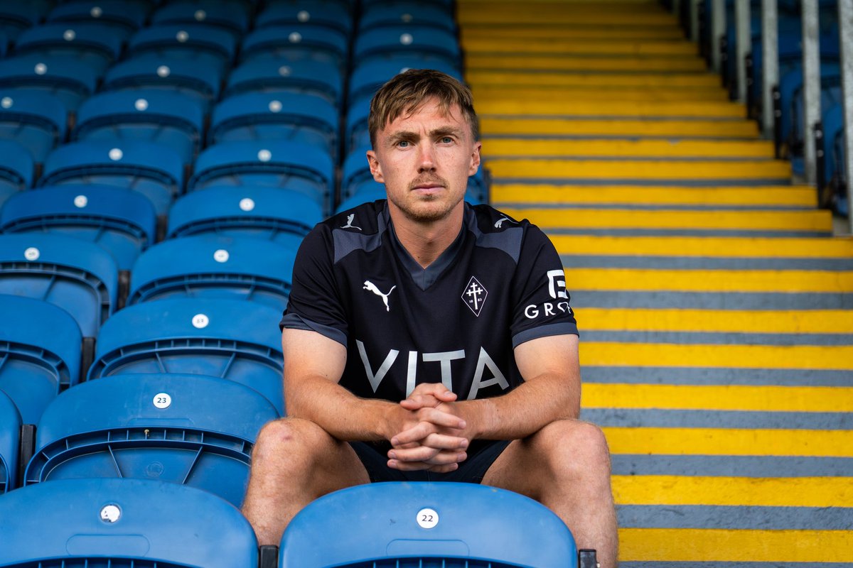 _SByrne's tweet photo. Ben Osborn has signed for #StockportCounty on a one-year deal.

The versatile left-sided defender/midfielder enjoyed a successful loan spell with The Hatters last season, now signing on a permanent basis after leaving Derby County this summer.  

Jimmy McNulty: "Having already been here before, Ben knows the club well and has a genuine affection for it."

"He had other offers on the table but chose us, which only adds to the many positives he brings."