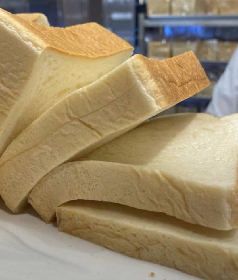 MattheExplorer's tweet photo. Not every day goes according to plan… but at least I’ve got a SupaLoaf sorted for tonight’s dinner and tomorrow’s breakfast. We move😂🍞
@SupaloafUGoffcl https://t.co/gpDNMoYUX8