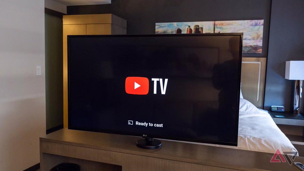MARBLE35's tweet photo. So YouTube TV and Peacock just made a deal 🤝

Starting early next year, YouTube Premium subscribers in the U.S. will get all of Peacock’s stuff – including live sports. This is from CNBC. https://t.co/xig6IUAx3W