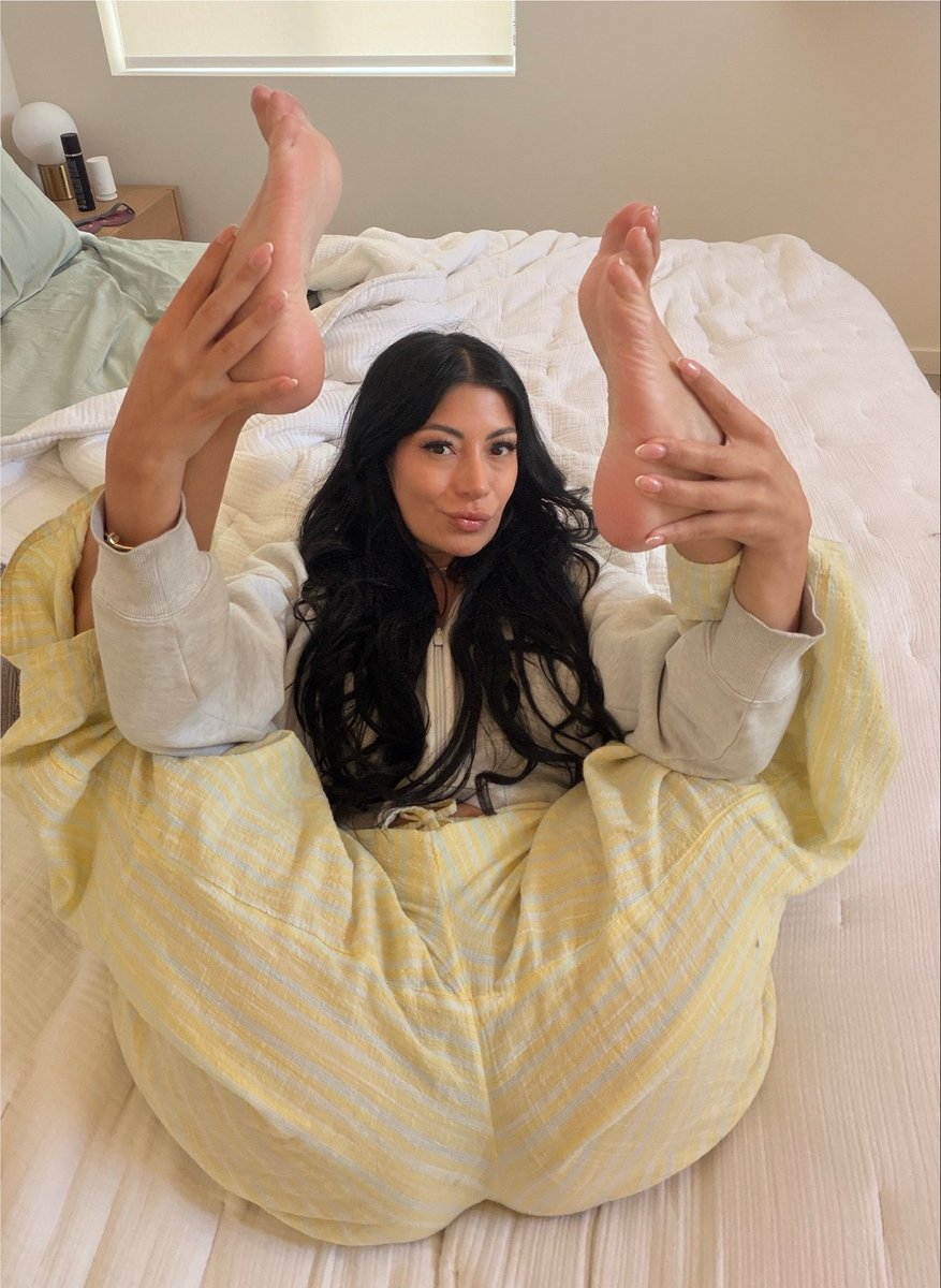 urdadsgfcami's tweet photo. Do men actually like feet? 🦶 https://t.co/bu6SQtPquO