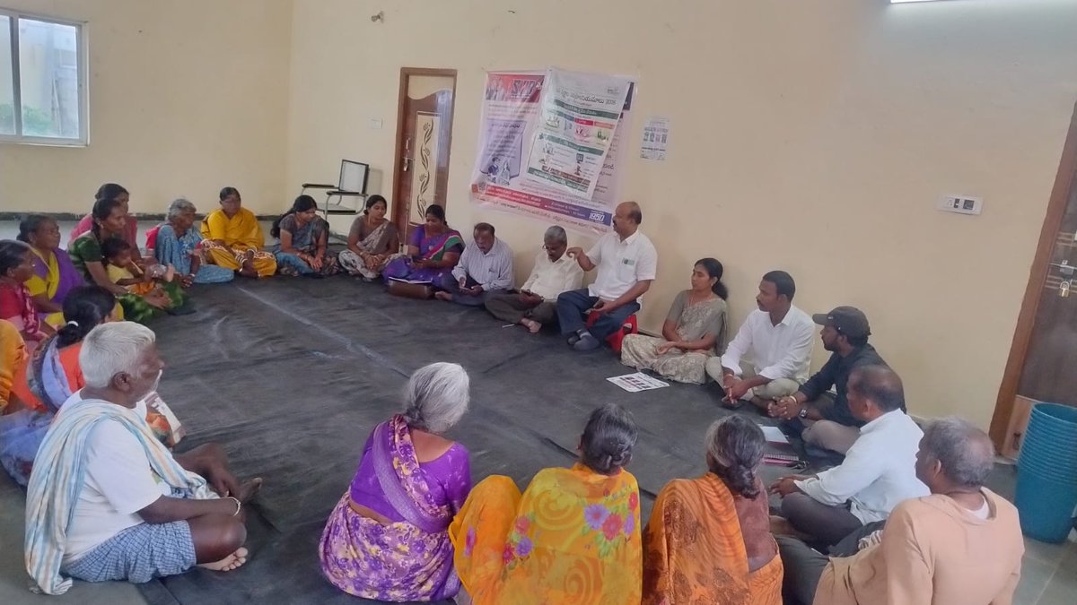 sbmmedak's tweet photo. #SWMRules2026 #SBMG Rangaipally GP in Manoharabad Mandal have been Grama sabha conducted and dustbins distributed provided with 4-way waste awareness to encourage proper waste management and improve sanitation. https://t.co/2NrTxmftLh