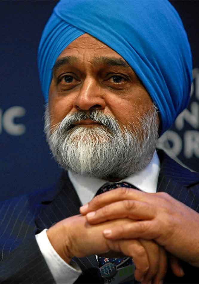 rajeshamlw's tweet photo. An excellent initiative by #TVK government. An excellent team of experts. Superb decision @CMOTamilnadu 

The appointment of Dr. Montek Singh Ahluwalia as Chairperson of Tamil Nadu’s Revenue Augmentation Committee is a significant decision.

Who is he?
✅Former Finance Secretary of India
✅Former Commerce Secretary
✅Deputy Chairman of the Planning Commission from 2004 to 2014
✅First Director of the IMF’s Independent Evaluation Office
✅A key member of the policymaking team associated with India’s 1991 economic reforms
✅Padma Vibhushan recipient

He was not an IAS officer. He entered government as an economist and went on to occupy some of India’s most influential economic-policy positions.

His committee will examine:
💠Tax evasion and revenue leakages
💠 Technology-driven compliance
💠New and underutilised revenue sources
 💠PSU dividends
💠Government land and asset monetisation
💠Rates, fees and exemptions
💠User charges
💠Liquor regulation and taxation

Tamil Nadu cannot fund its growing developmental commitments through borrowings alone. It must strengthen its own revenue without placing an unfair burden on honest taxpayers.