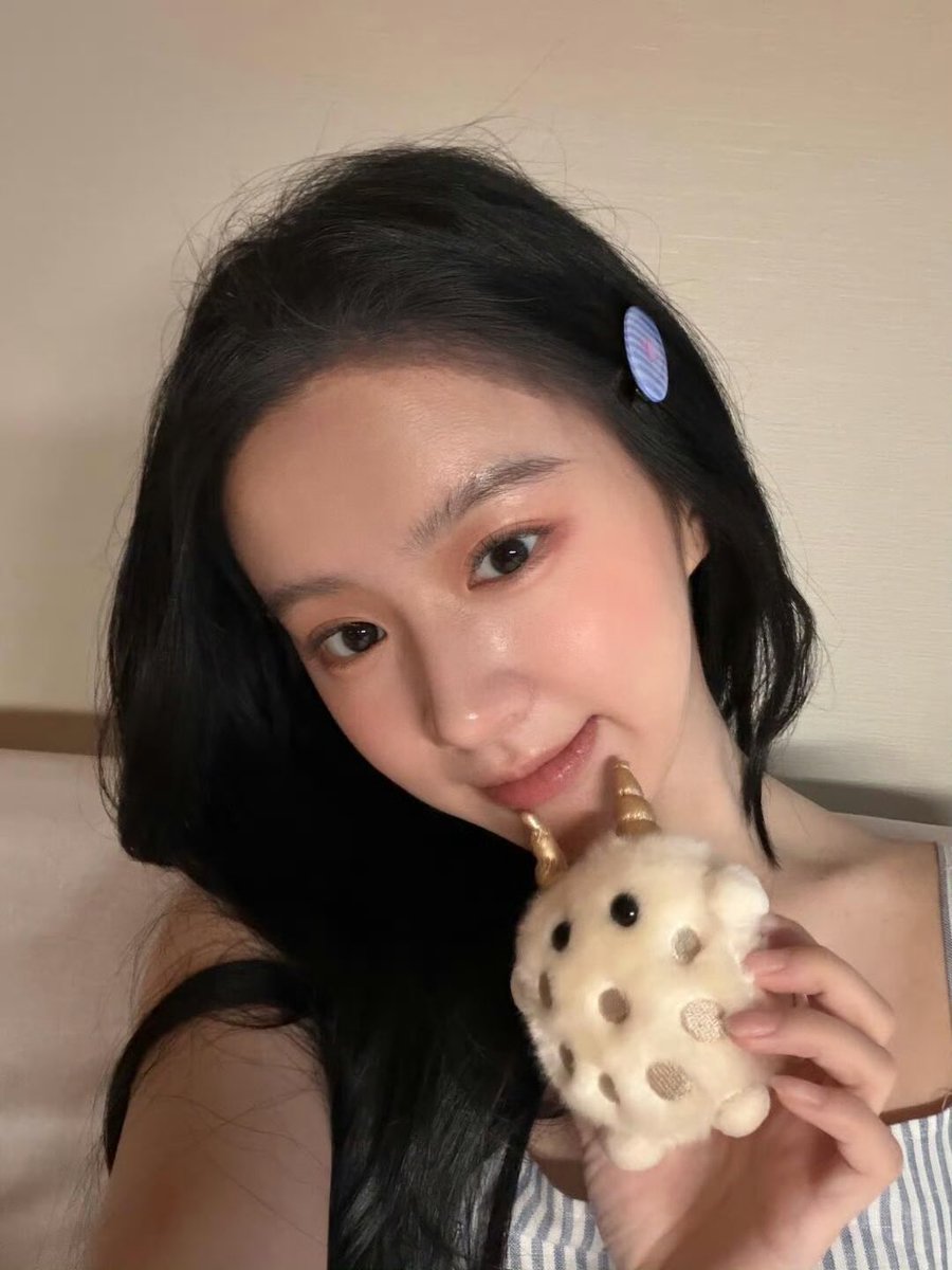 scangen's tweet photo. Just me and my tiny plush friend stealing a quiet moment together. That gentle smile, messy hair, and the warm feeling of something cute in my hands — pure happiness in its simplest form. https://t.co/UmY8lnwR5m