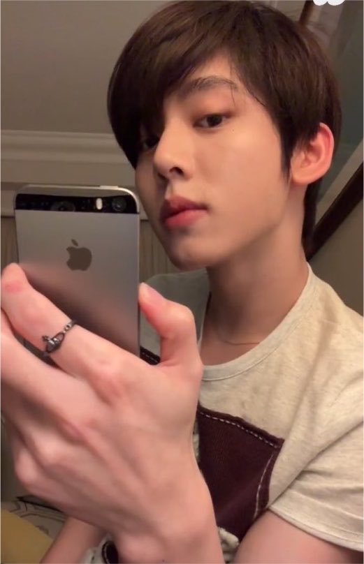 shbinist's tweet photo. ok pose https://t.co/WNqg4tTxe7