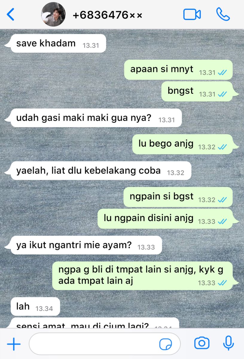 syrsawa1's tweet photo. #keonhyeon prompt au

pacaran cuma sebulan itupun waktu kelas 7 SMP, sekarang di SMA mereka malah jadi pemimpin geng sekolahnya masing-masing yang saling bermusuhan. Akhirnya mereka bakal milih jadi rival atau mungkin balikan? https://t.co/fmum23G4iQ