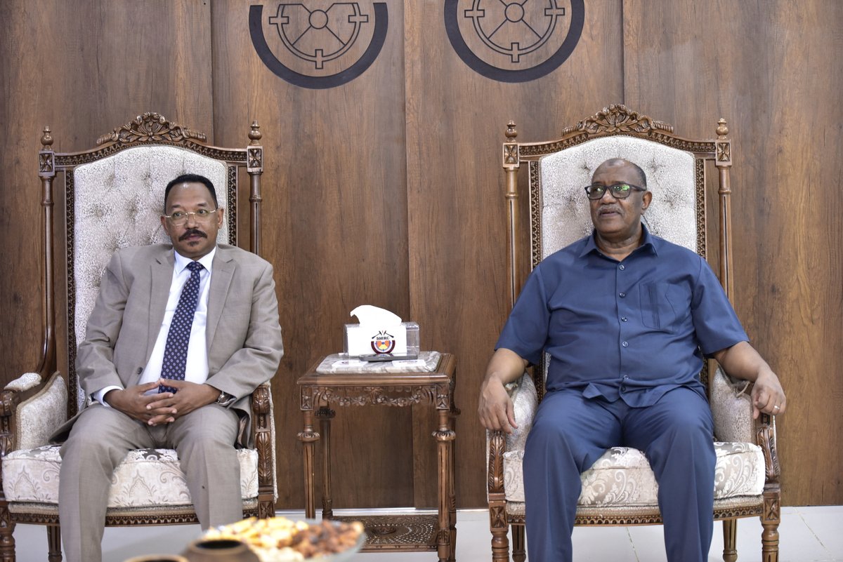 SmrcSudan's tweet photo. مدير عام الموارد المعدنية يستقبل والي البحر الأحمر ويؤكد دعم استقرار التعدين وزيادة الإنتاج https://t.co/8t2Hqa1Ut8