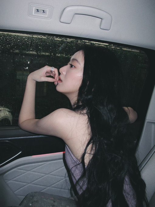 scangen's tweet photo. That soft car glow hitting my face, layered jewelry shining, and a look that says I’m exactly where I want to be. Night drives always feel like a little escape. https://t.co/XVz8pOa8U0