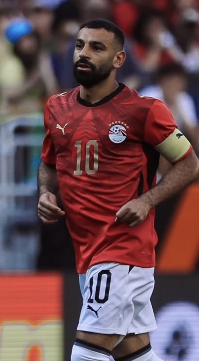 King_Fut's tweet photo. According to @aspor, Beşiktaş and Mohamed Salah's agent failed to reach an agreement on the share from jersey sales 👀 https://t.co/ivtJ1Xqtq2