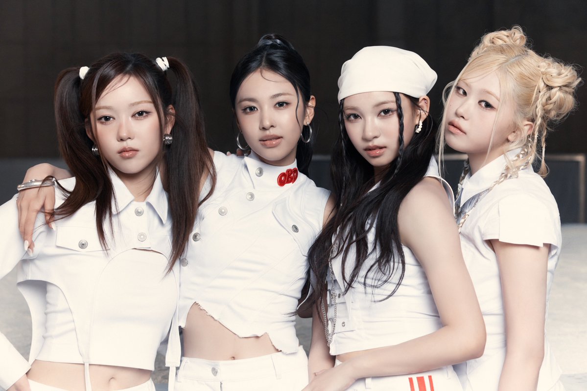 uChorok's tweet photo. the four of us finally got together for this concept shoot, all dressed in matching white but somehow each of us still bringing a completely different energy to it, that's-the-charm! ⭐__⭐ hours of styling and shooting later, we ended up with looks i'm genuinely proud of. 💭🌷 https://t.co/3ZO709N1cw