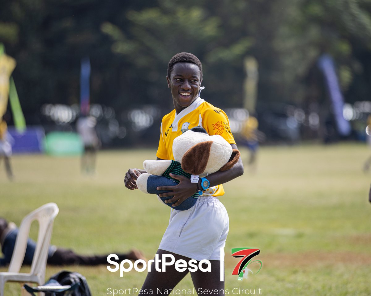 FanakaStudios's tweet photo. We also have rookie referees.

#Prinsloo7s | #TurnItUp | #RugbyKE | #SportPesa7s https://t.co/KkOubuTdMS