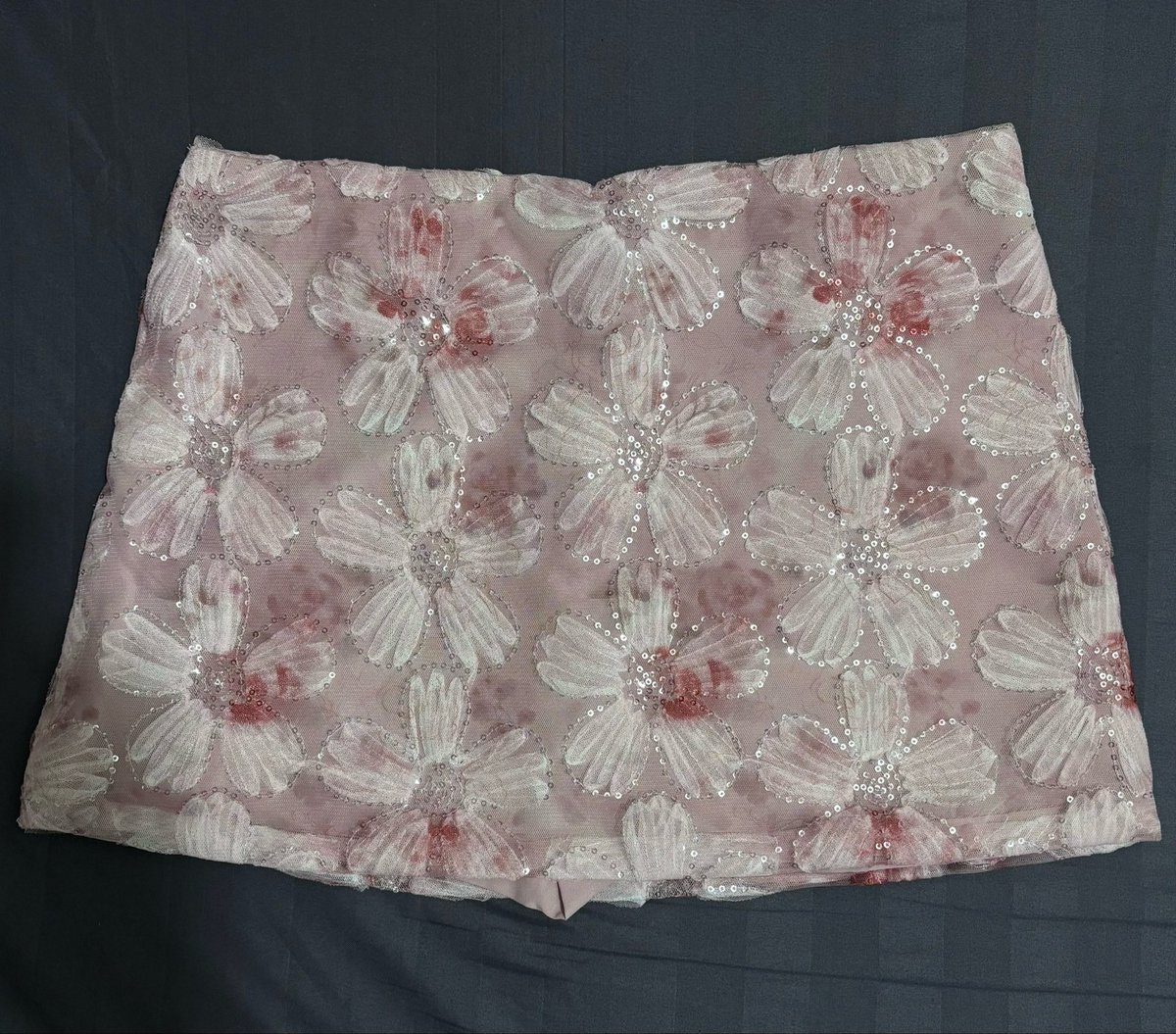 Mixxiw_Earth's tweet photo. #ส่งต่อ กระโปรง Flora Mini Skirt

ลองใส่ครั้งเดียว
ข้างมีกางเกงซับในให้

180 รวมส่ง ✅ (ราคาป้าย 390)

#ส่งต่อเสื้อผ้า #ส่งต่อเสื้อผ้ามือสอง #โล๊ะตู้ #เสื้อผ้ามือ2 #ส่งต่อเสื้อผ้ามือสองสภาพดี #เสื้อผ้ามือสอง #ส่งต่อกระโปรง https://t.co/UVOkn6qqta