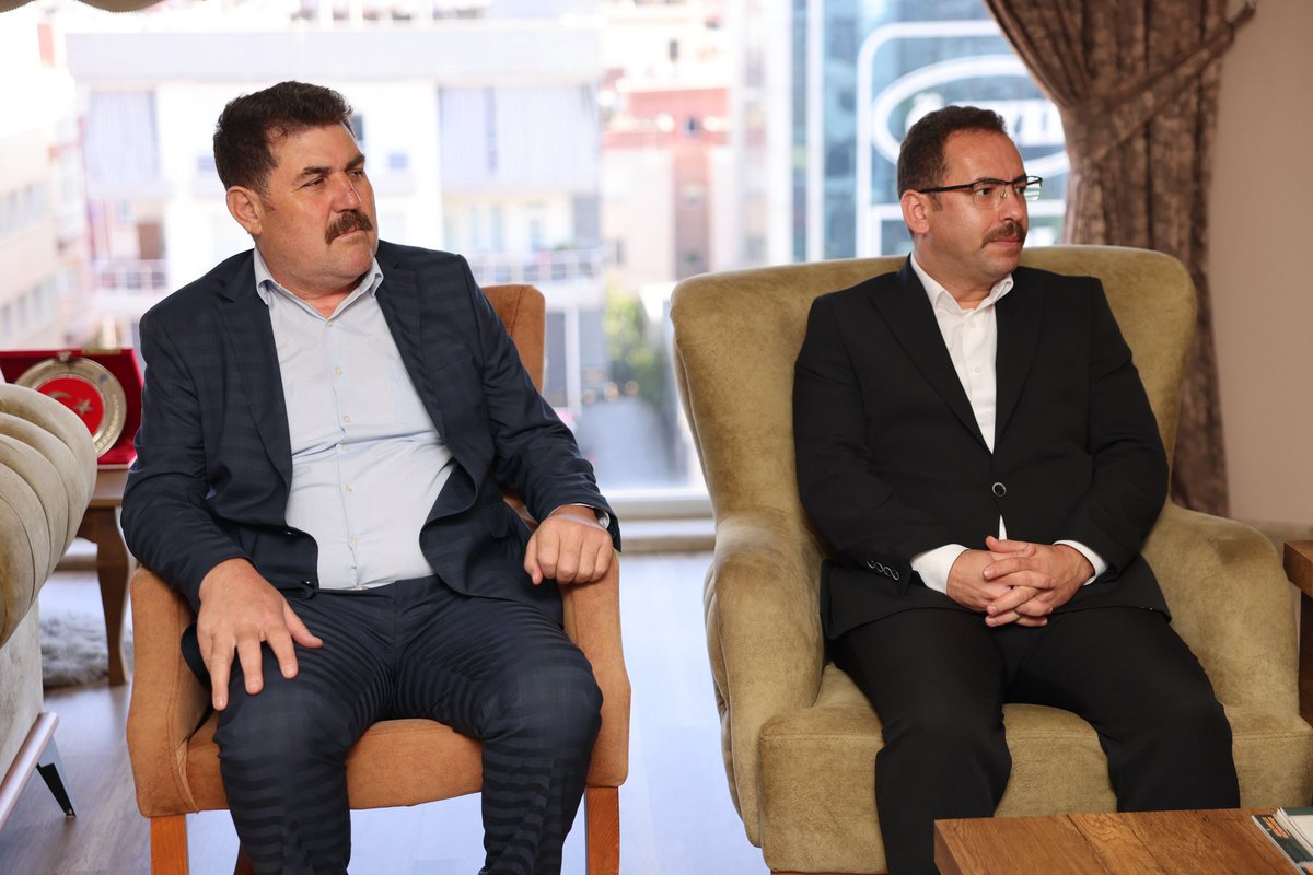 mhpantalyail's tweet photo. Milliyetçi Hareket Partisi Finike İlçe Başkanımız Mehmet Ali Yalçın Bey ve Yönetimi, İl Başkanımız Sn. Sadullah Güneş Bey’i makamında ziyaret etti.

Nazik ziyaretleri için teşekkür ederiz.

#MilliyetçiHareketPartisi #MHPAntalyaİlBaşkanlığı #MHP #Antalya #SadullahGüneş https://t.co/aaTpu6g5nq