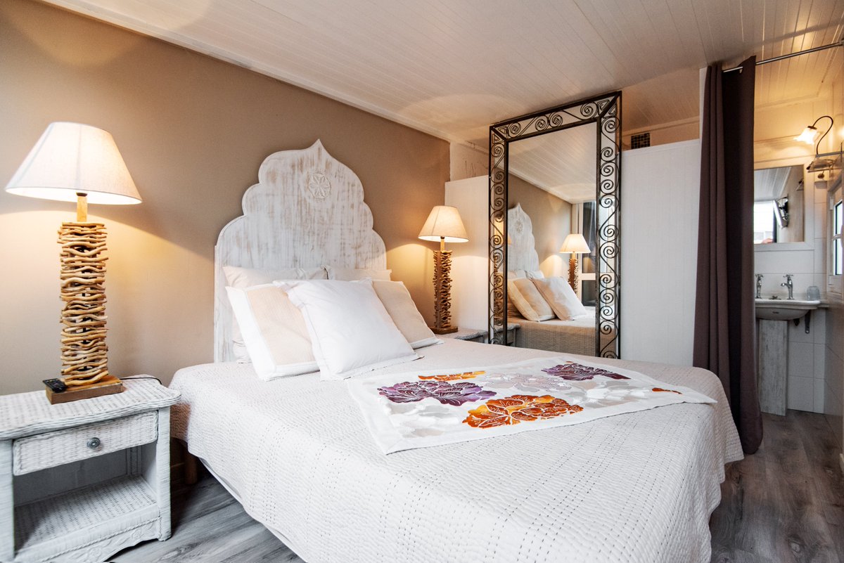 campocalvi's tweet photo. Suite Robinson 🏡
. . .

Robinson Suite 🏡

📞 Téléphone : +33(0)4.95.48.34.60
📧 Mail : contact@location-campodifiori.com

#corse #calvi #travel #tourism #maisonsdecharme #voyage #corsica #authentic https://t.co/TqfstZEZdW
