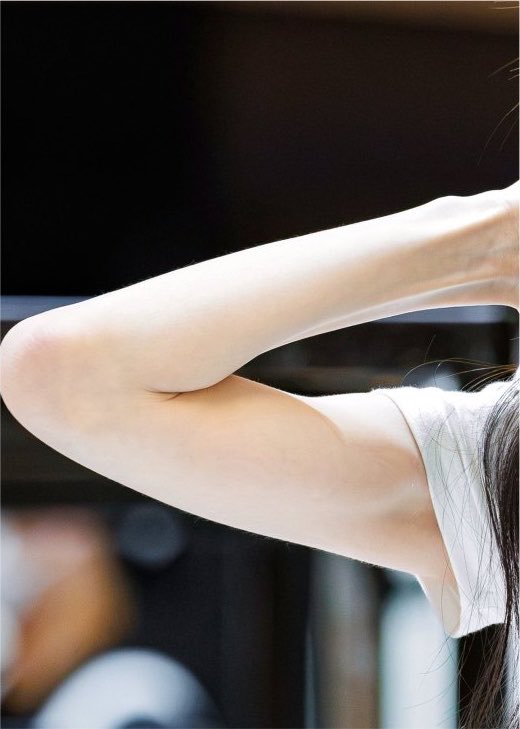ccxlse's tweet photo. omg……jeemin got muscles now？？🙀 https://t.co/AF9PMFR14Q