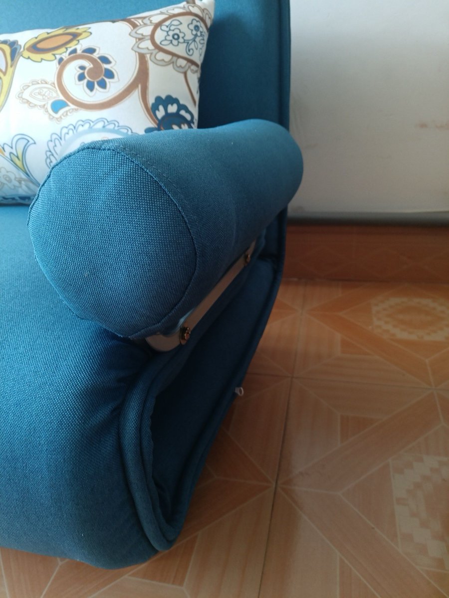 EdytheKautxd's tweet photo. Just finished folding the fresh laundry on the couch—smells like fabric softener and Sunday vibes, tiny win for a lazy afternoon.， https://t.co/kKUqNpKj8b
