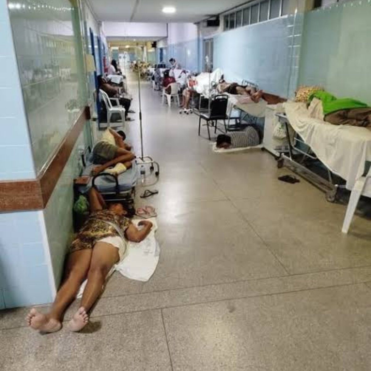 reportersalles's tweet photo. Enquanto mortes se multiplicam no SUS, Lula bate recorde e gasta R$ 255 milhões de dinheiro público com propaganda estatal em 2026. 

E isso é só o começo: de acordo com o Estadão, outros R$ 584 milhões já estão reservados para a mesma finalidade. https://t.co/YPmLS5TlAa