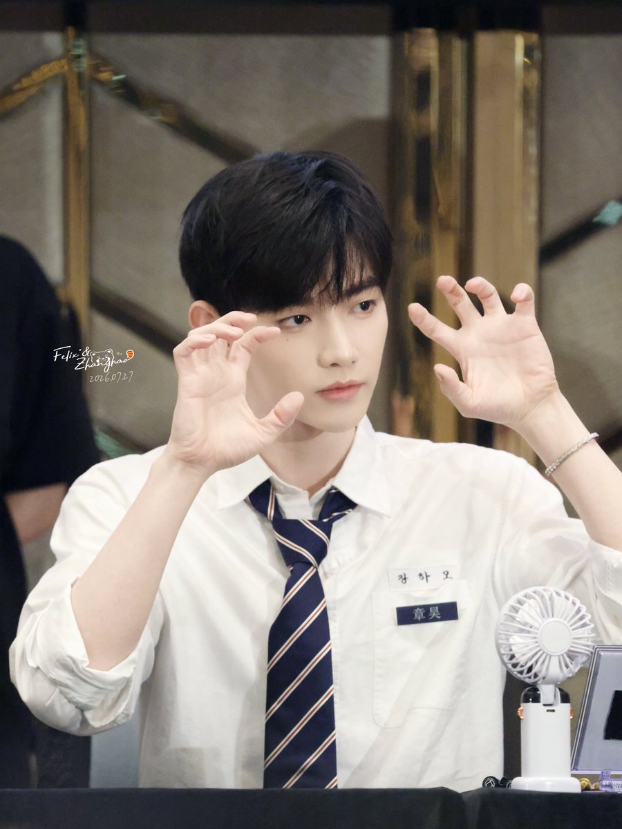 felixtko001's tweet photo. 2026-07-27

Fansign event part 2

#장하오 #ZHANGHAO #章昊 #ジャンハオ https://t.co/ZX4viasXgp