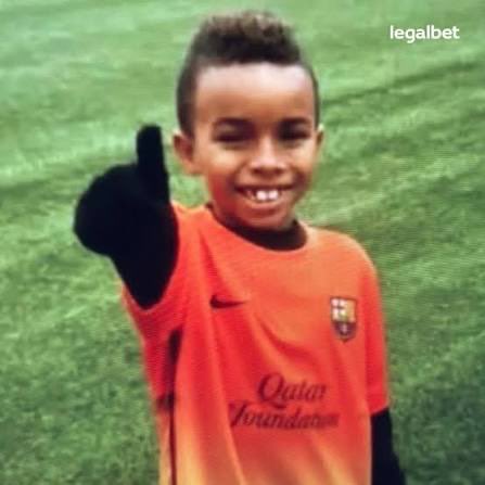 Alexaxfcb's tweet photo. Si Julian es imposible, como aparentemente lo es, hay que traer a Junior Kroupi a jugar en el Barça, talento totalmente descomunal y aura infinita https://t.co/WEQjBBpPSz