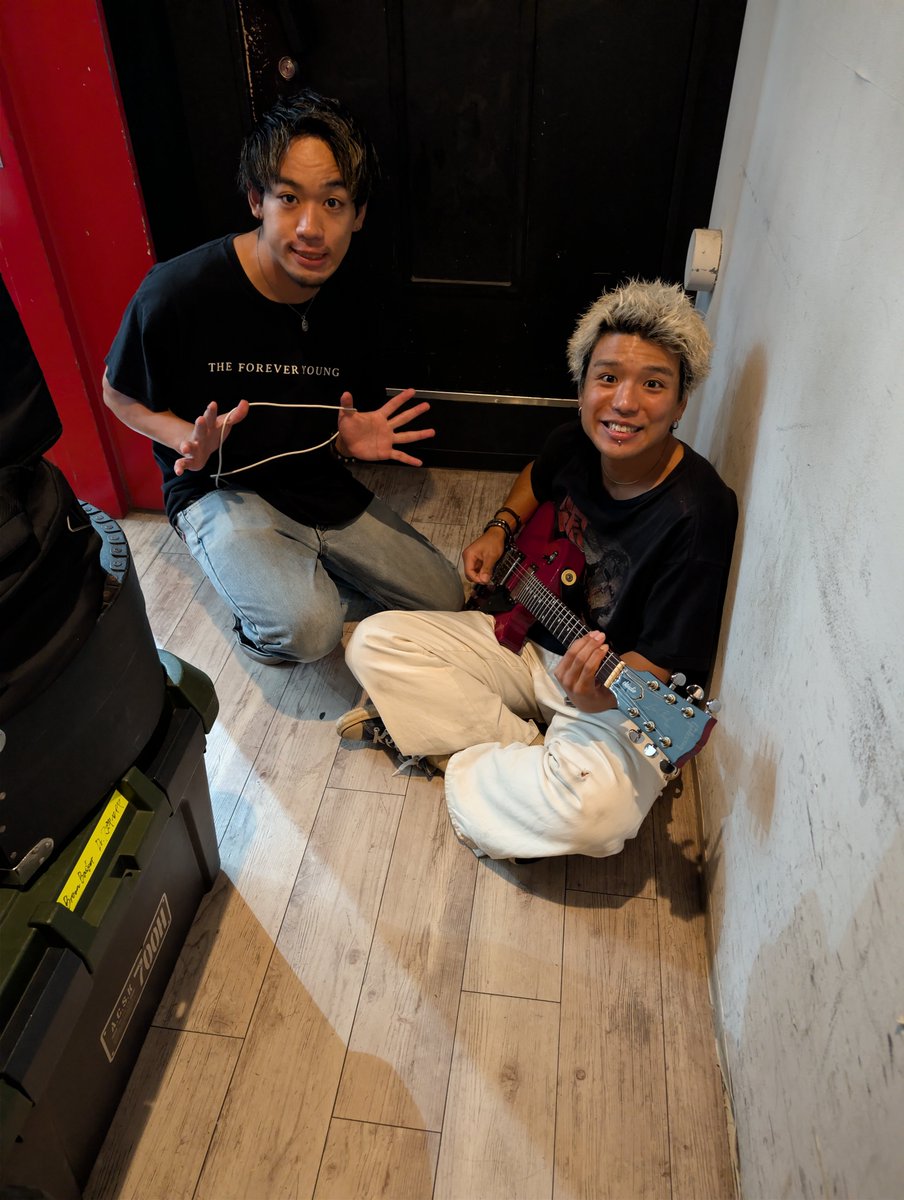 92_1985's tweet photo. 高田馬場CLUB PHASE
ありがとうございました

またな
お前が好きでおってくれるのと
同じくらい俺も好きやけんな
ありがとな。 https://t.co/FMWkFH9JLq