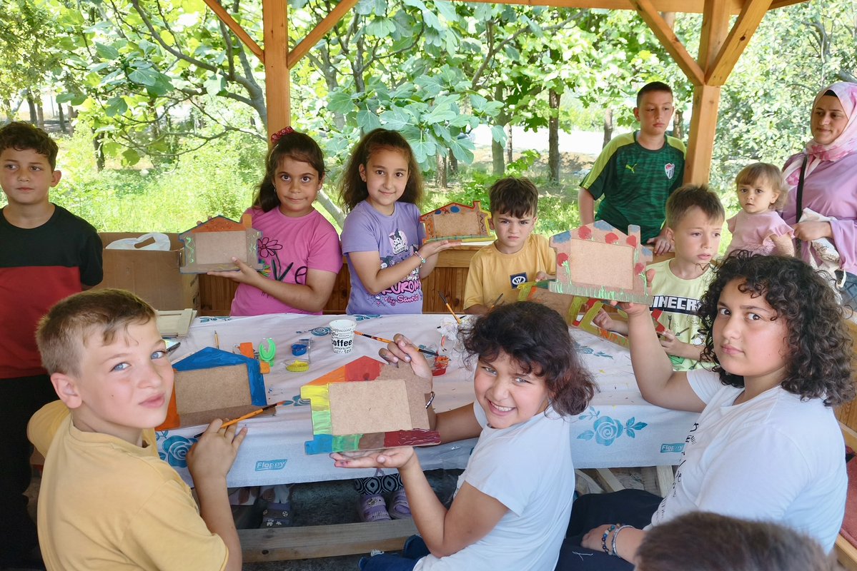 samsunbsb's tweet photo. Yaz mevsimini manevi değerlerle buluşturuyor, çocuklarımızın gönüllerine dokunuyoruz. 🌿🕌

📌 “Camiye Gidiyoruz” etkinliklerimiz kapsamında Salıpazarı, Çarşamba, Ayvacık, 19 Mayıs, Bafra, Alaçam, Yakakent, Kavak ve Asarcık ilçelerimizde çocuklarımızla bir araya gelerek unutulmaz hatıralar biriktirdik.

Program takvimimiz doğrultusunda kalan ilçelerimizde çocuklarımızla buluşmaya devam edeceğiz. 😇

🗒️Program takvimine sayfamız üzerinden ulaşabilirsiniz.