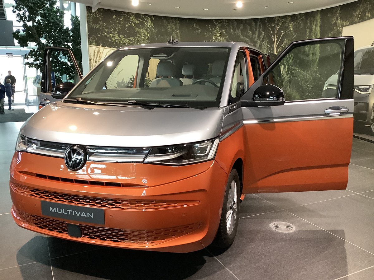 AMI_M35's tweet photo. 待ち望んだ「Nutzfahrzeuge Pavilion」ではT7 Multivanが出迎え
じっくり見るのは初めて
#AUTOSTADT
#VWNutzfahrzeuge https://t.co/XTXeCKj0PL