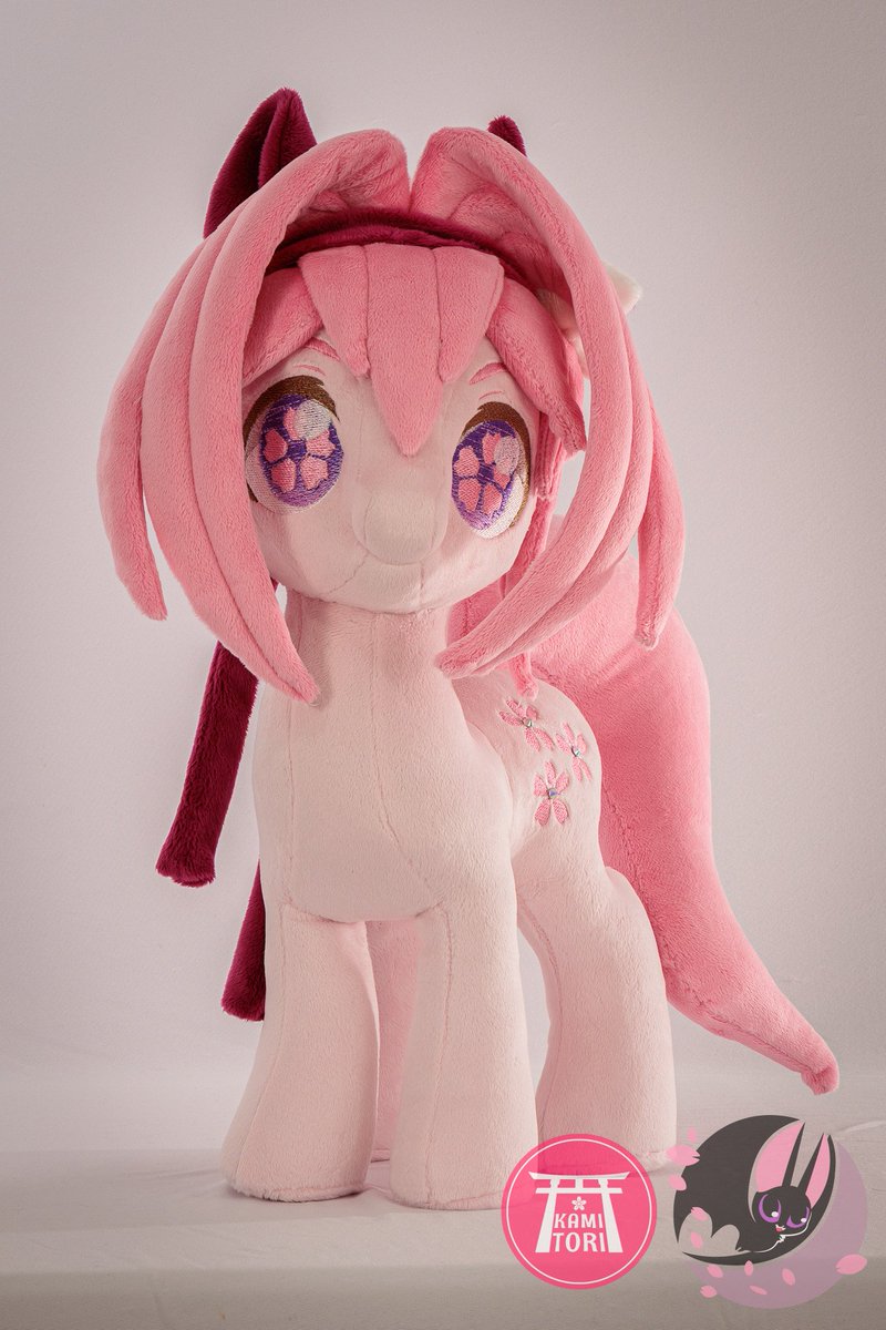 NeroFledermaus's tweet photo. 🌸 My Little Haru 2.0 🌸💖🐎
 17" tall in standard pose, made with own patterns and high quality Shannon minky, she is available by DM 💌  first come first serve.
#umamusumeprettyderby #HaruUrara
#umamusme #umamusumefanart #ハルウララ https://t.co/PHdIPu3m0z