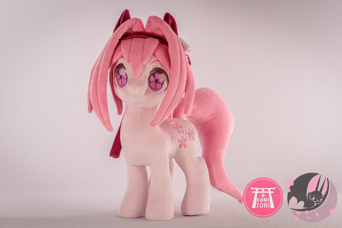 NeroFledermaus's tweet photo. 🌸 My Little Haru 2.0 🌸💖🐎
 17" tall in standard pose, made with own patterns and high quality Shannon minky, she is available by DM 💌  first come first serve.
#umamusumeprettyderby #HaruUrara
#umamusme #umamusumefanart #ハルウララ https://t.co/PHdIPu3m0z