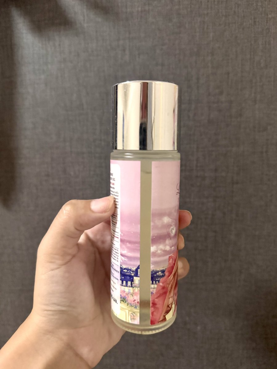 ffxcy_'s tweet photo. L dorle Body ออยล์ 
ราคา: 200  📍ส่งฟรี 📍
เหลือเกือบเต็มขวด ใช้แล้วผิวนุ่ม กลิ่นแนวคุณหนูสะอาดๆค่าา ราคาเต็ม 600฿

#ส่งต่อเครื่องสำอาง #ส่งต่อเครื่องสำอางค์ #ส่งต่อเครื่องสำอางมือสอง #ส่งต่อคสอ #ส่งต่อคสอมือ2 https://t.co/wUMHqec913