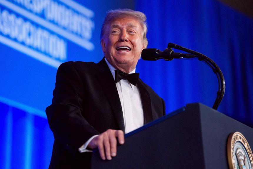 Ruu3033's tweet photo. 速報：ドナルド・トランプ、再任からの最初の2年間で、過去60年分以上の収入を稼ぎ出したらしい https://t.co/Gj8a8YZioE