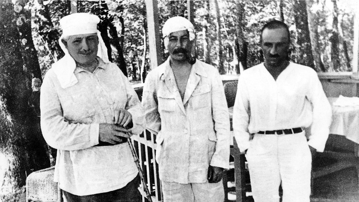 CosasdeRusia's tweet photo. Así pasaba el verano Iósif Stalin https://t.co/oDoDmrpYEU #historia #stalin #verano https://t.co/klFigu2pSz