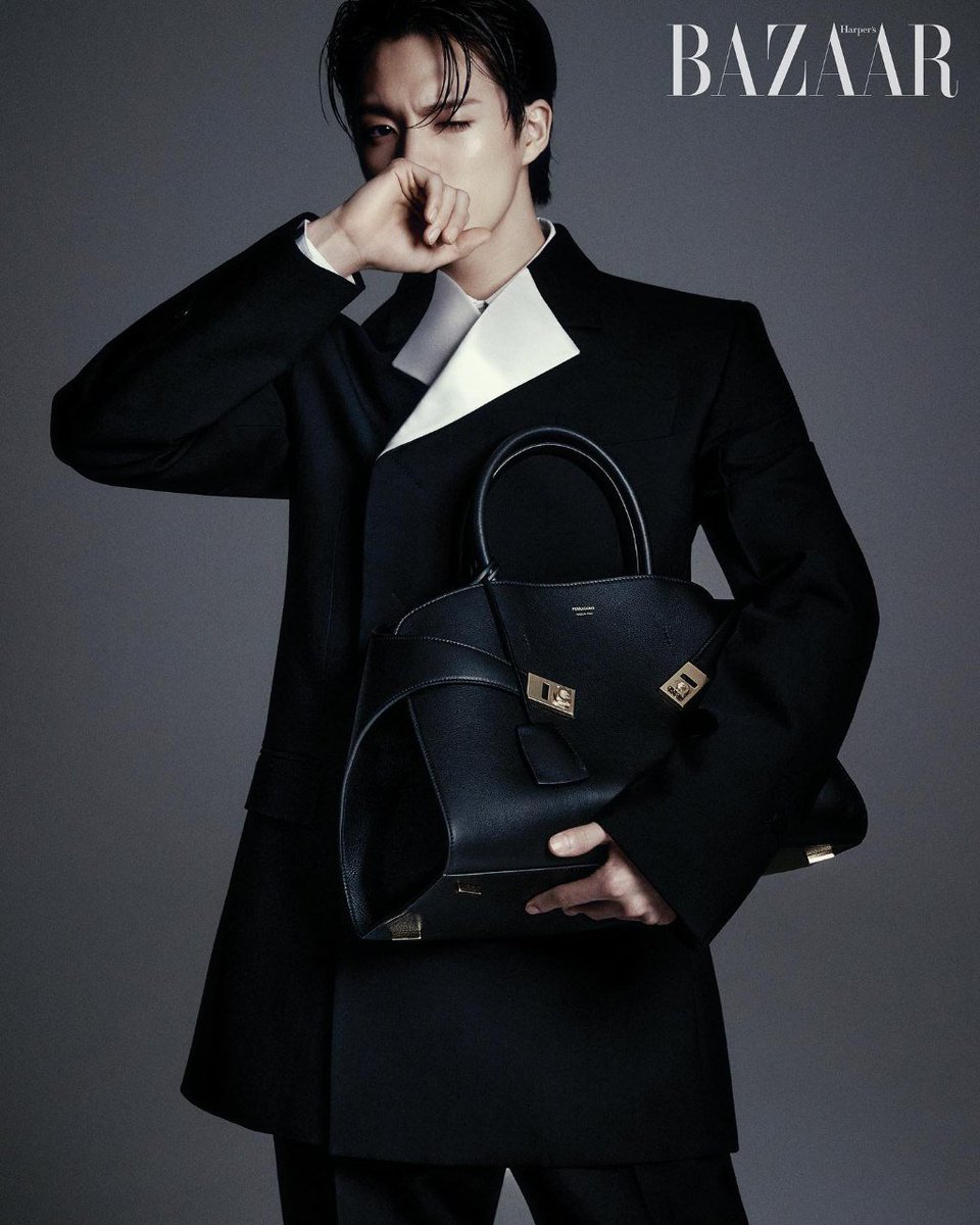 Leejeeno's tweet photo. Remember Jeno's with BAZAAR in 2023. https://t.co/fP7CZEfNnC