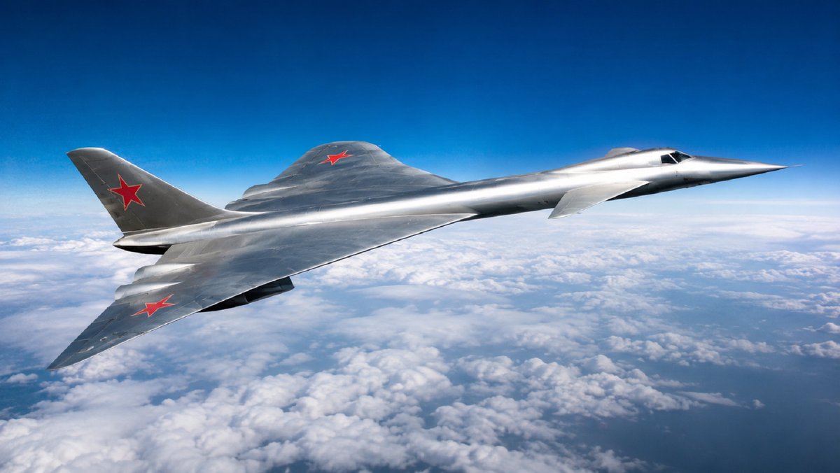 CosasdeRusia's tweet photo. Túpolev Tu-135: el bombardero supersónico soviético que pudo cambiar la Guerra Fría https://t.co/mbxId75RBZ #tecnologia #aviones #Rusia https://t.co/ORTza1cKtr