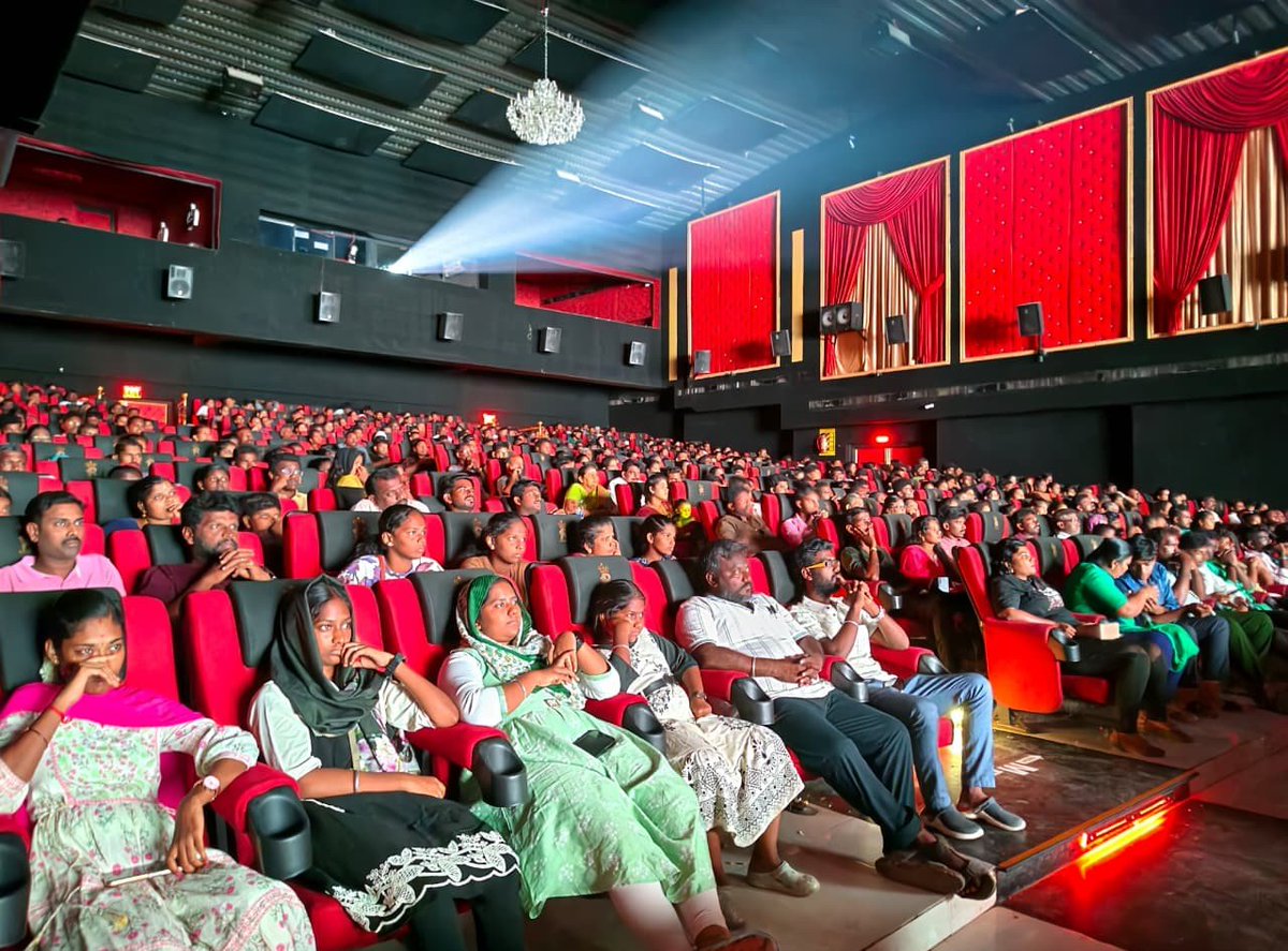 RamCinemas's tweet photo. இவனை எதுக்க சத்தம் கொடுக்க
கொம்பன் இல்லை இனி 💥💥
Working Monday Evening Show goes HouseFull 🔥
#JanaNayaganInRamcinemas https://t.co/n4IhiA8KOa