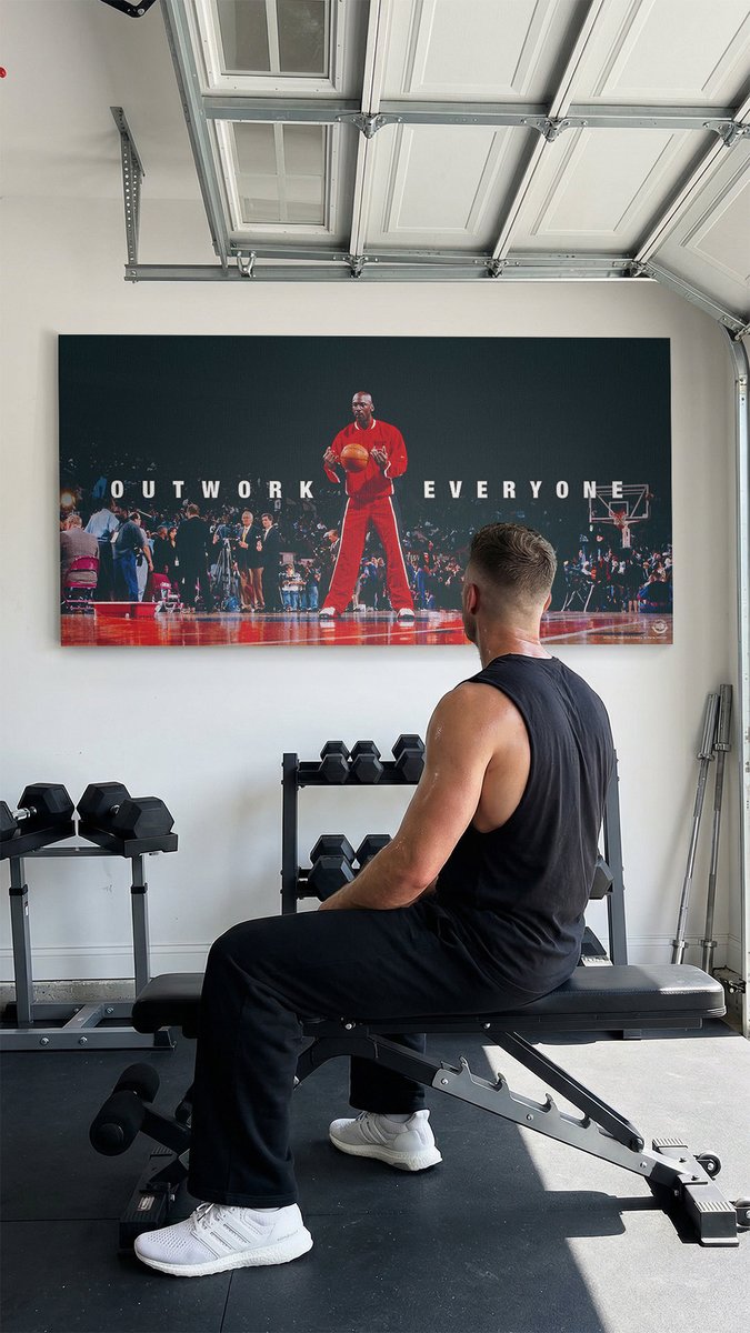ikonick_xyz's tweet photo. Monday Doesnβt Need Motivation. It Needs A Standard.
Shop βMichael Jordan - Outwork Everyoneβ @ The π In Bio!
#MichaelJordan #OutworkEveryone #WallArt #IKONICK https://t.co/RE25orZn1V