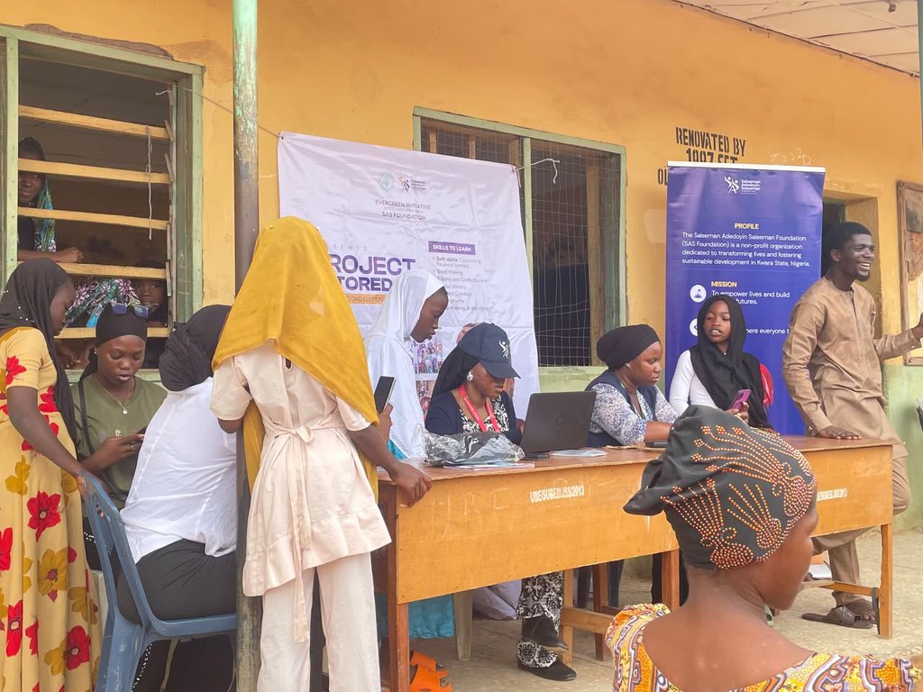 sasfoundationgr's tweet photo. The SAS Foundation Summer School 2026 is officially underway!

Day one recorded 80 student registrations at Government Day Secondary School, Oke Aluko, as participants embarked on an exciting journey of learning and growth.

FÚN ÀṢEYỌRÍ ÀWỌN ÈYÀN WA
#SASFoundation ✨ https://t.co/eB8xoo3w4d
