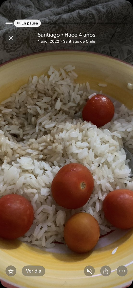 agustdema's tweet photo. que wea estaba comiendo hace cuatro años JSJAJSJWJ https://t.co/Q2JCZkjOVq