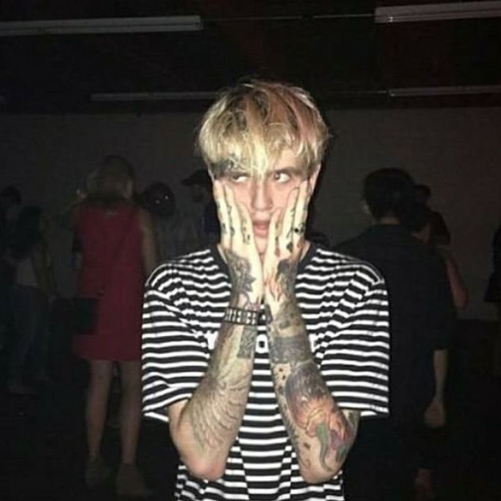 OMFGpeep's tweet photo. lil peep. https://t.co/nkKhdxZF36