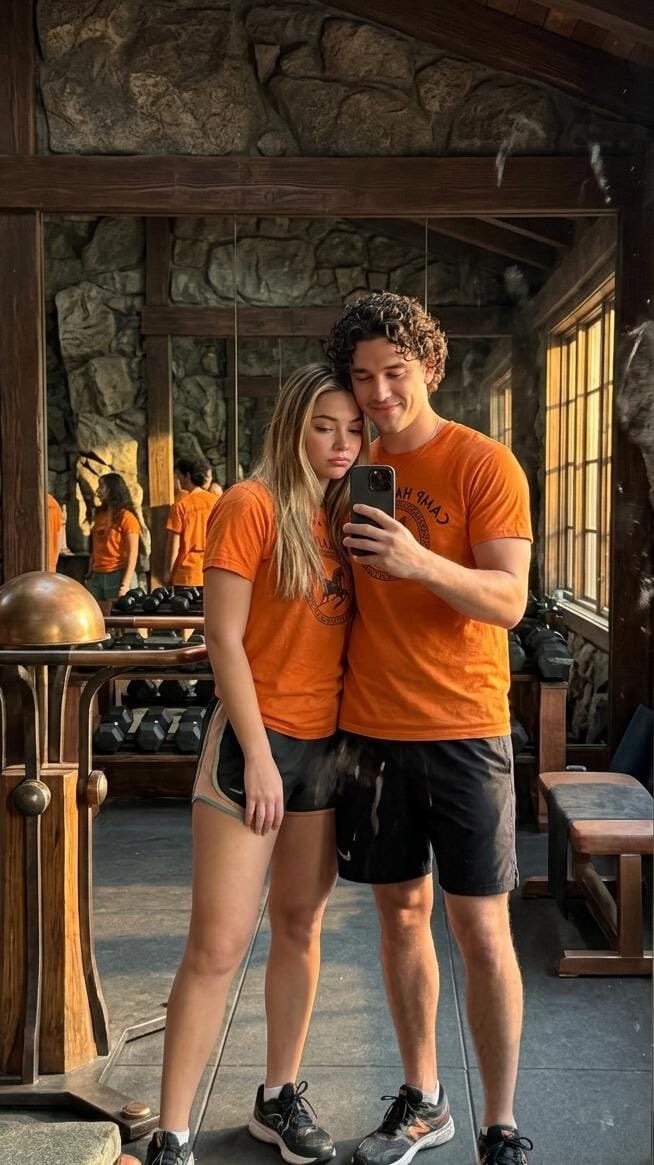EllingtonStorm's tweet photo. Cuidado pra não tropeçar no bico do Bino 🧡 https://t.co/C90gGL92u9