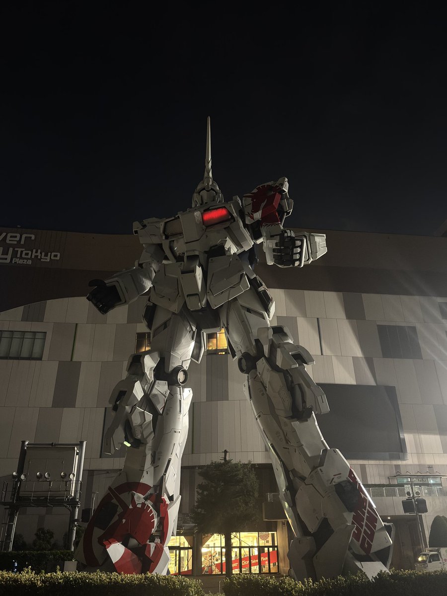 tundra_k's tweet photo. 多分これで最後になる実物大ユニコーンガンダム観覧

8年の間ご苦労様でした https://t.co/7UVZuqqHRy