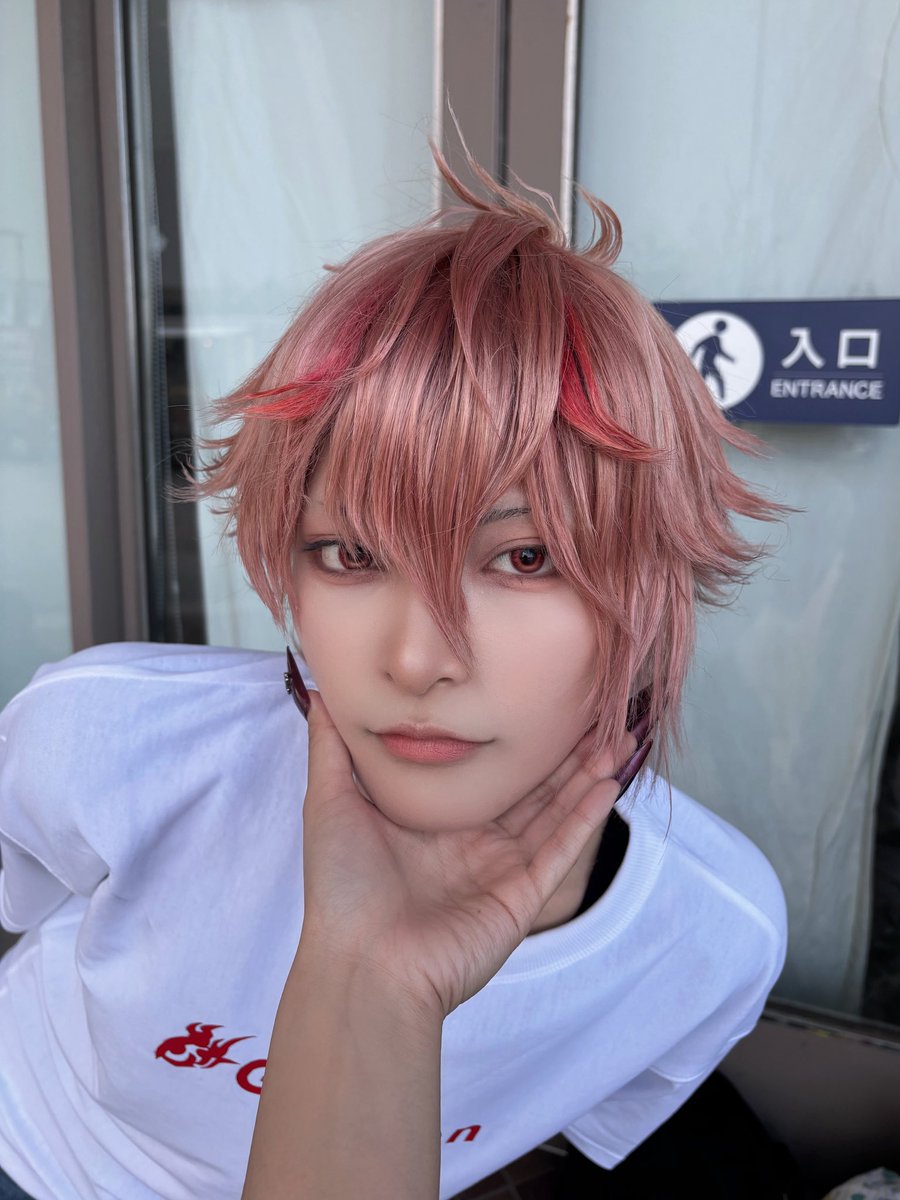 naPhthalene_P's tweet photo. cos

あご乗せチャレンジ？？？ https://t.co/gCHR1htm2K