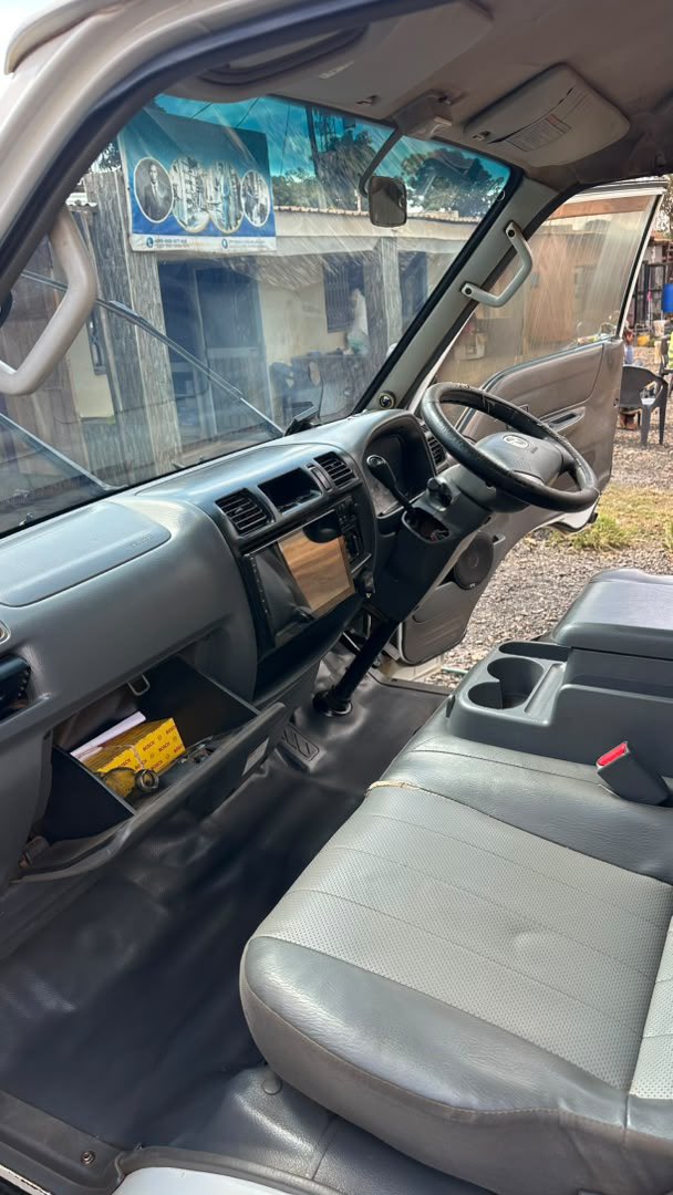 AlipoAndrewsII's tweet photo. MAZDA BONGO. 🔥🫵🏾

Engine F8
Automatic
New Tires 
Full service was done on the (23/07/26)
One back seat 
Bull bar 
Android radio 

K18,500,000. Lilongwe. https://t.co/nM8cCmaAv1