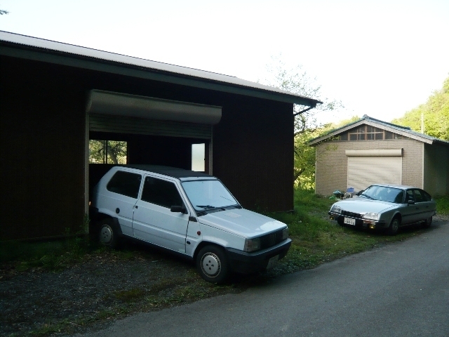 hyanagihara's tweet photo. 先日、ここに来た頃の写真が出てきたので、似た感じの方向から撮ってみた。
いまと17年前。 https://t.co/9wnlY94JIu